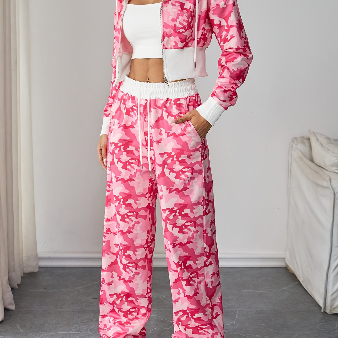 Ensemble Femme 2 Pièces – Top Zippé Court et Pantalon Long Camouflage, Look Décontracté et Tendance