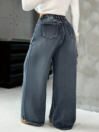 Jean Signature Femme – Coupe Droite Large & Détail Cœur Brodé