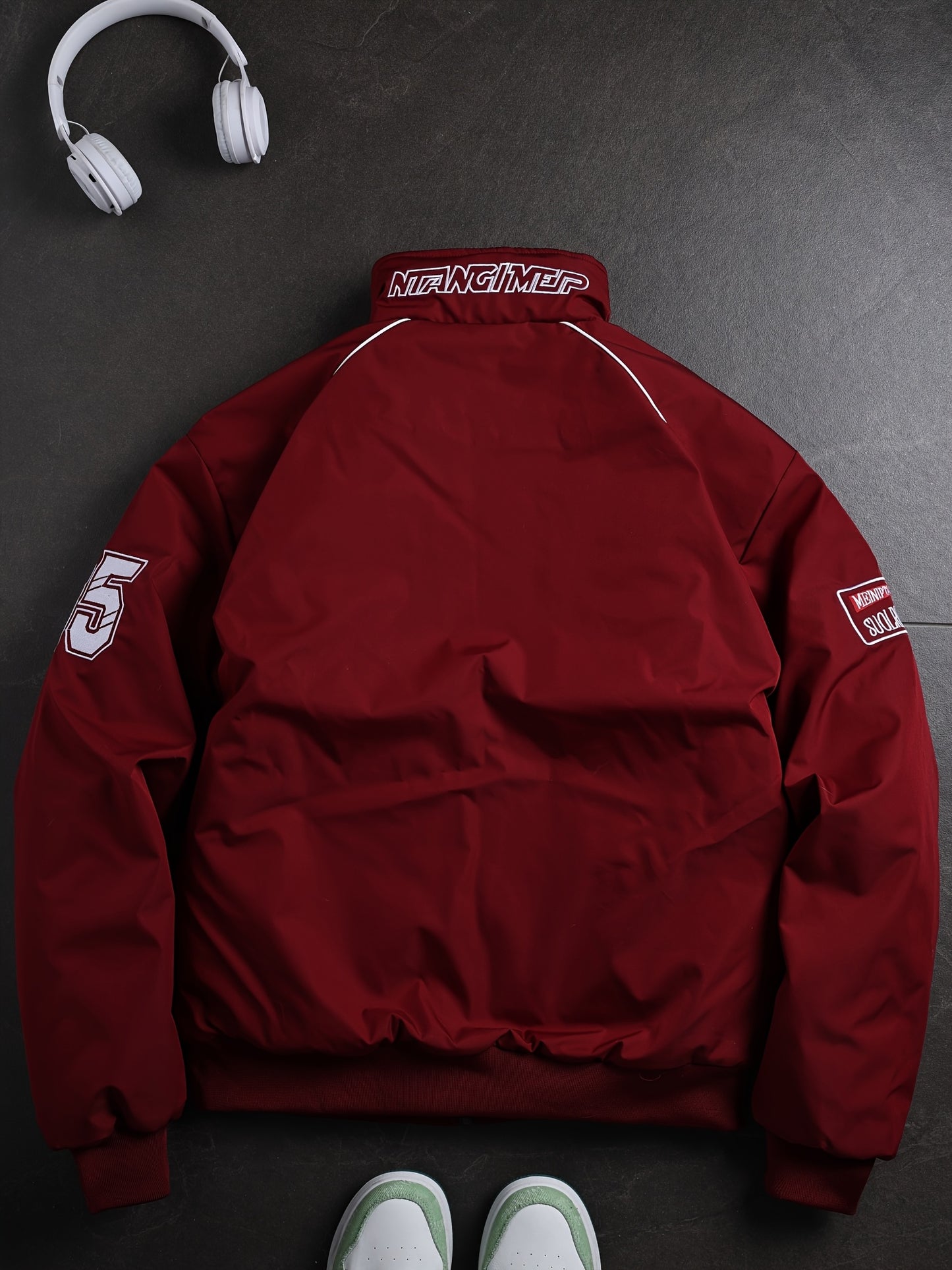 Veste streetwear au style rétro américain.