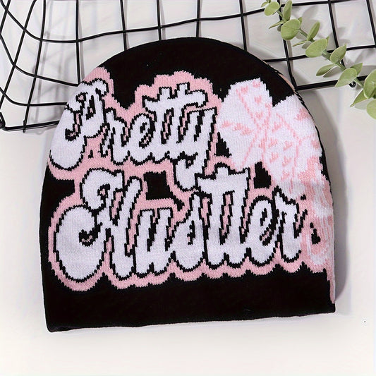Bonnet Tricoté Ultra-Tendance avec Motifs Dés & Lettres – Chaud, Confortable et Stylé pour l’Hiver
