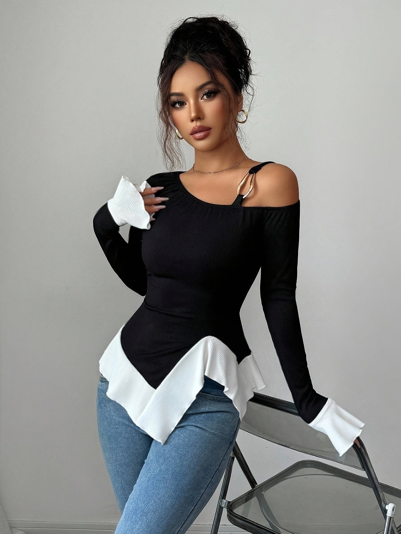 Top femme élégant – Épaules dénudées et manches longues