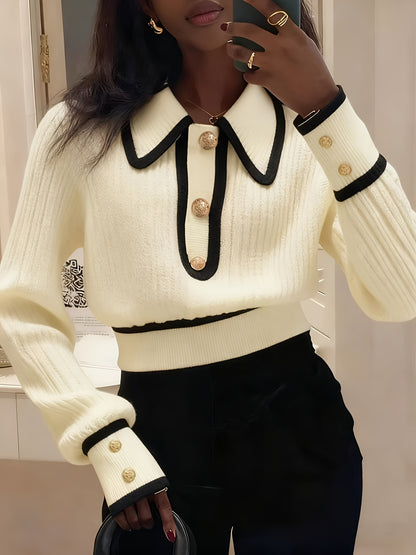 Pull femme élégant – Col spliced & boutons métalliques