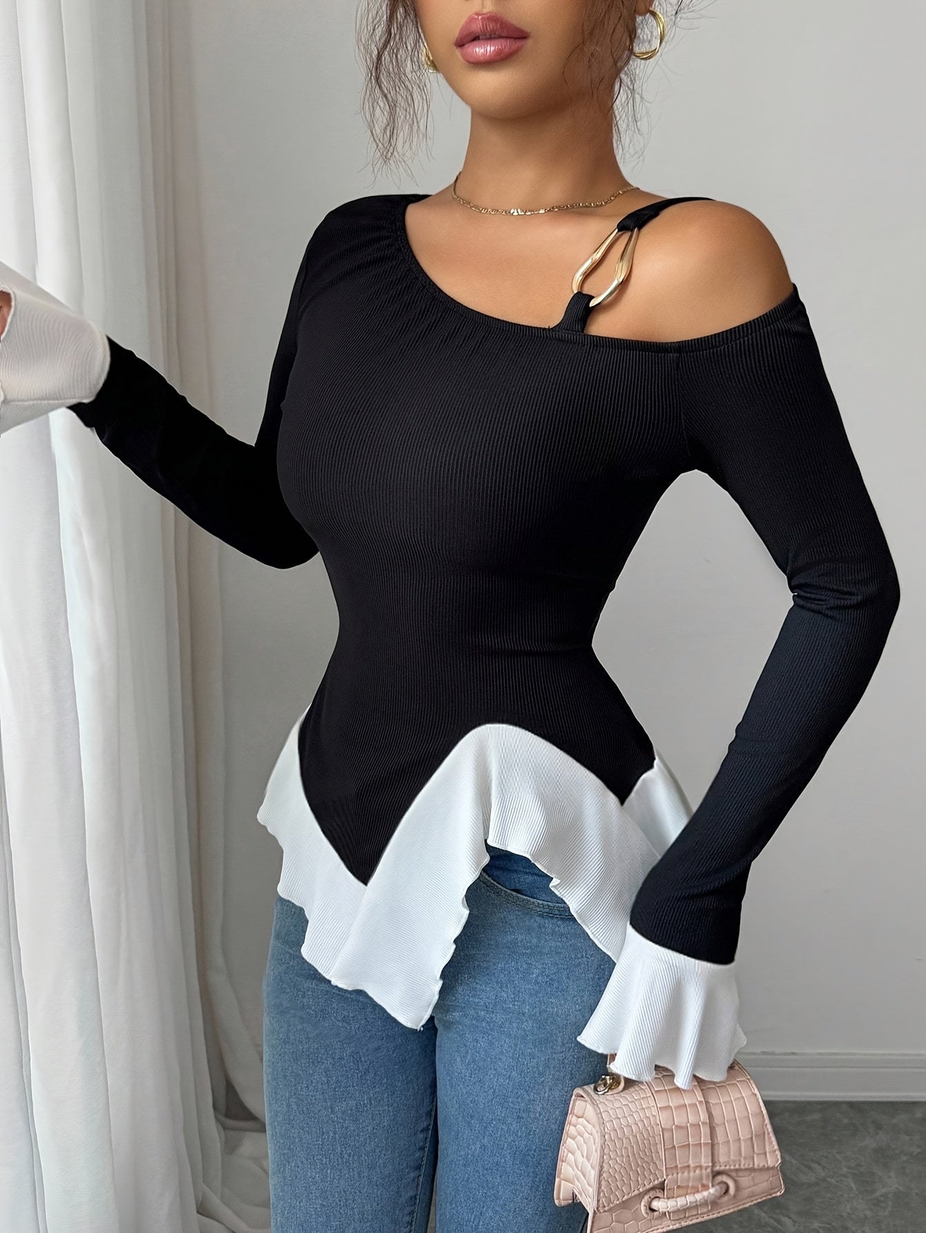 Top femme élégant – Épaules dénudées et manches longues