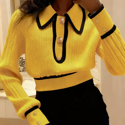 Pull femme élégant – Col spliced & boutons métalliques