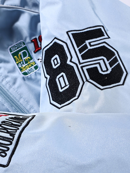 Veste streetwear au style rétro américain.