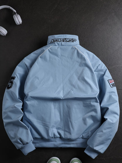 Veste streetwear au style rétro américain.