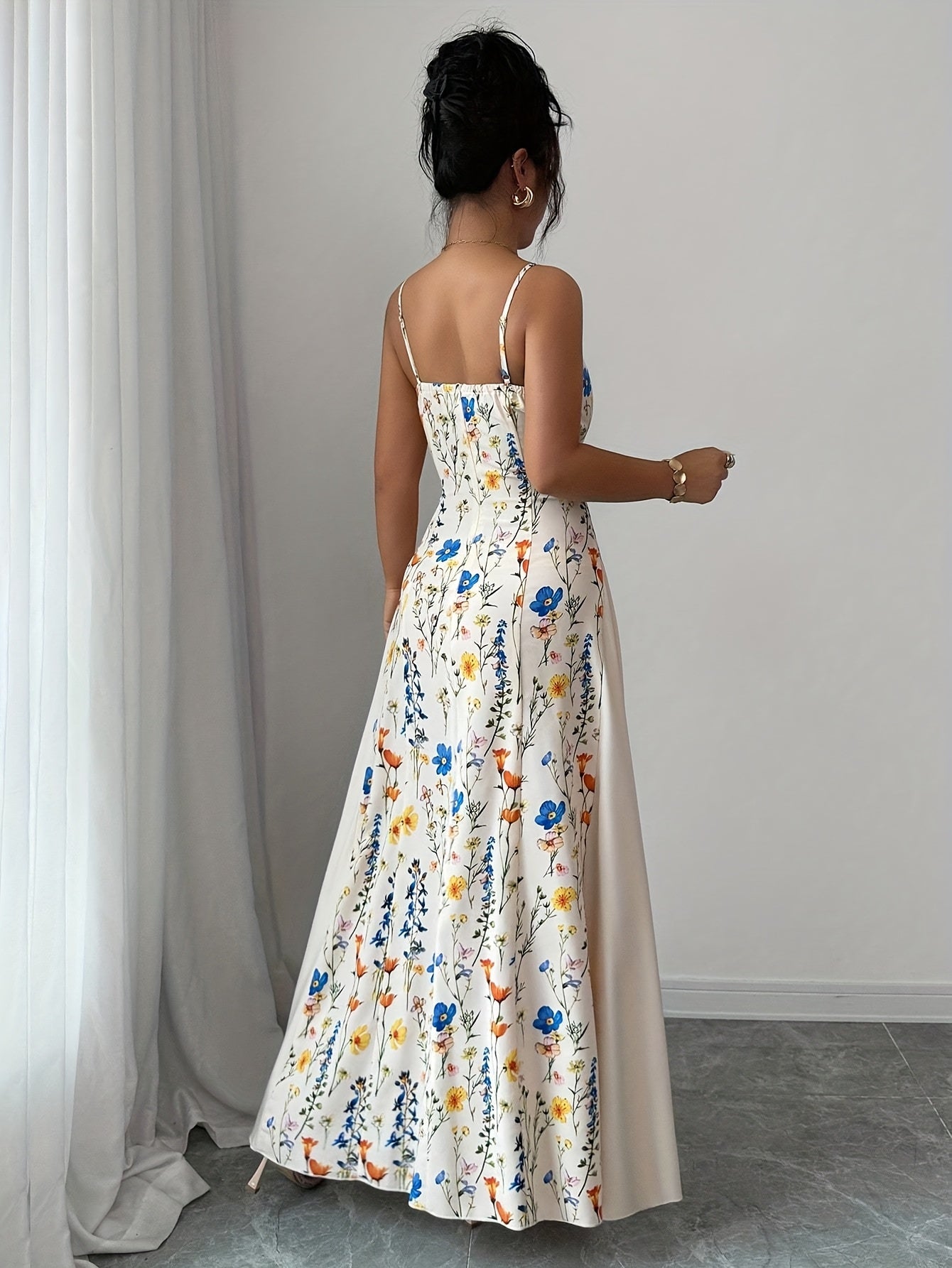 Robe Maxi Femme à Imprimé Floral – Bretelles Fines à la Française, Dos Nu, Jupe Évasée, Sans Manches, Parfaite pour Printemps et Été