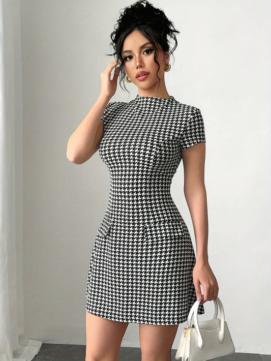 Robe Slim Femme – Manches Courtes et Taille Cintrée, Look Élégant