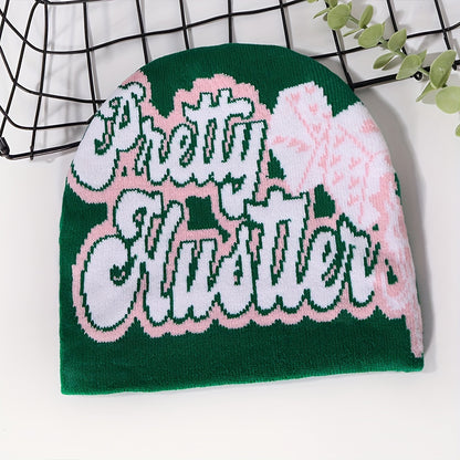 Bonnet Tricoté Ultra-Tendance avec Motifs Dés & Lettres – Chaud, Confortable et Stylé pour l’Hiver