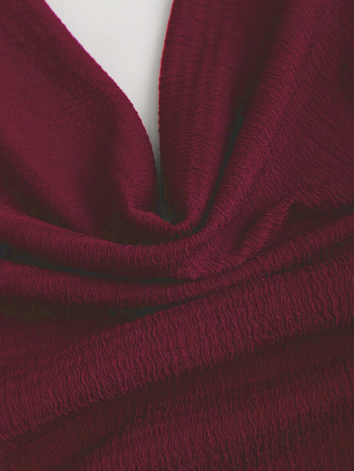 Robe Femme Sexy – Col Drapé, Taille Froncée, Ourlet Asymétrique avec Boucles Métal, Parfaite pour Soirées et Fêtes