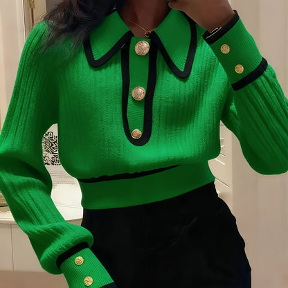 Pull femme élégant – Col spliced & boutons métalliques