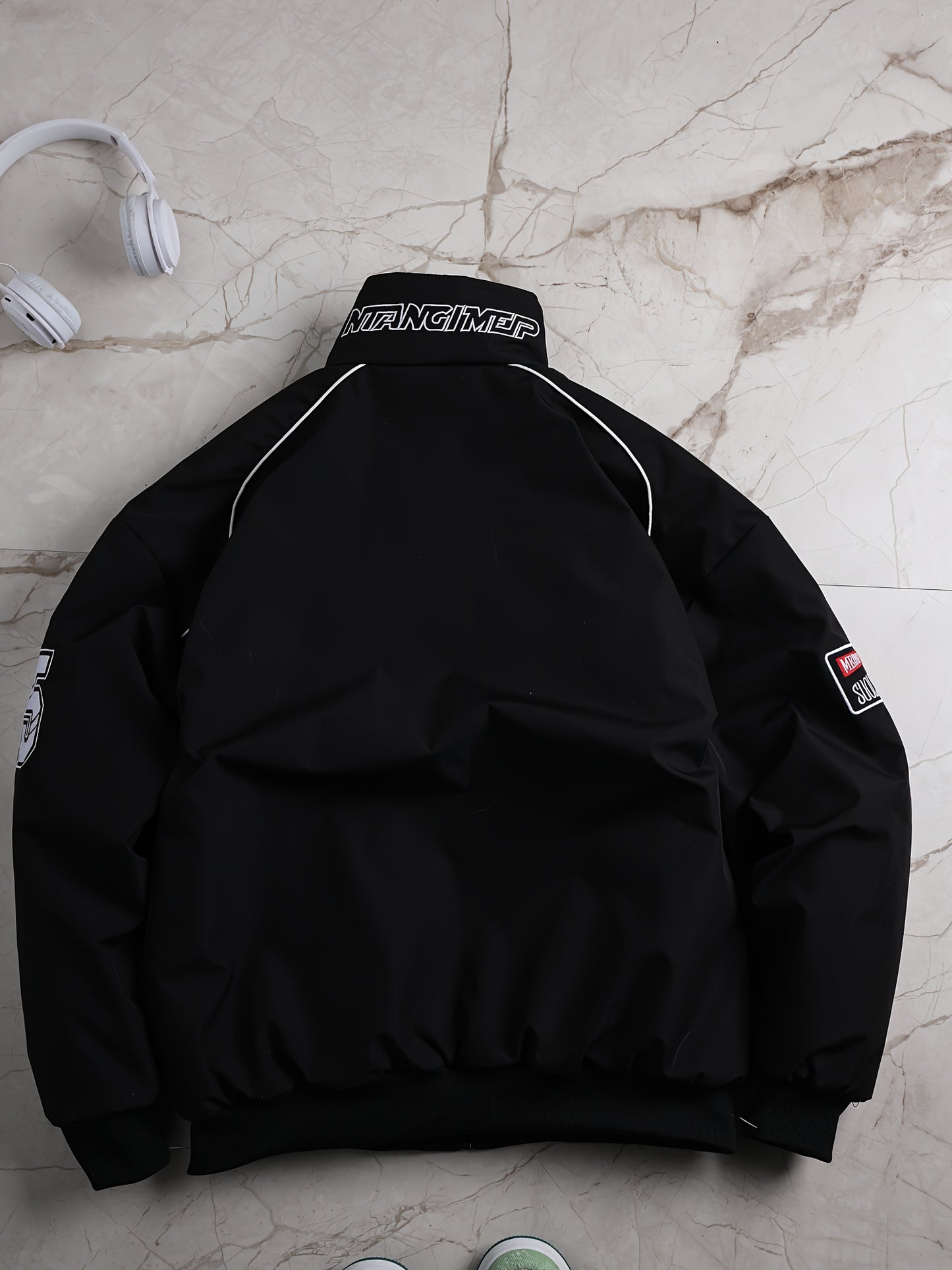 Veste streetwear au style rétro américain.