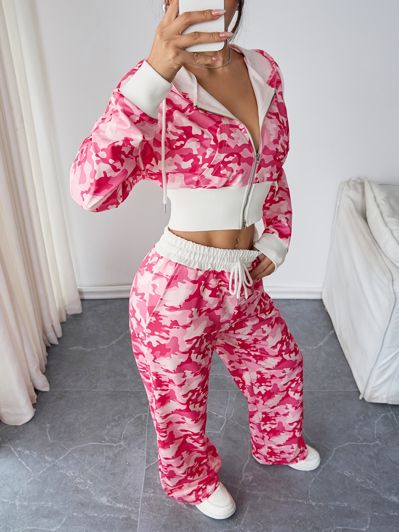 Ensemble Femme 2 Pièces – Top Zippé Court et Pantalon Long Camouflage, Look Décontracté et Tendance